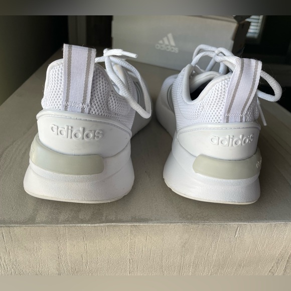 Adidas 8.5 shoes - Picture 4 of 5